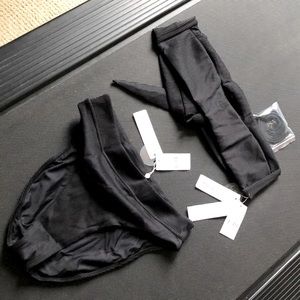 PILYQ (L) Black Pearl-Split Bandeau Hello Beautiful bikini